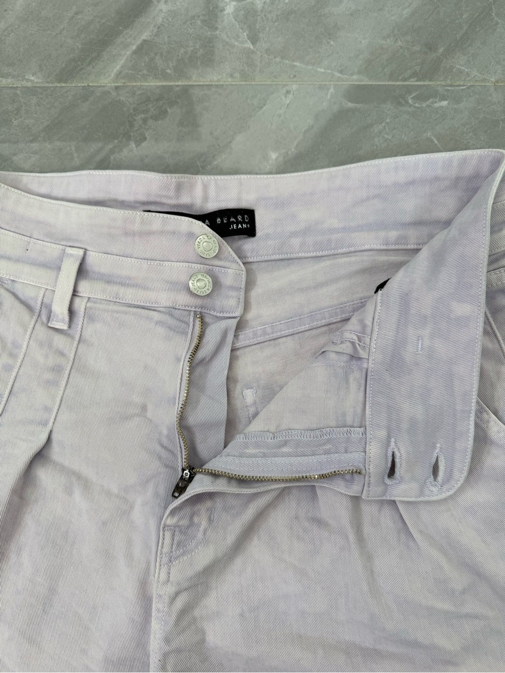 Women’s Veronica Beard Jaylen High Rise Notch Pleated Denim Shorts Size 31 / 12 - Picture 6 of 16
